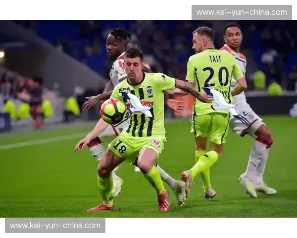 南特主场迎战巴黎FC，保级六分战凸显阵地战创造力缺失